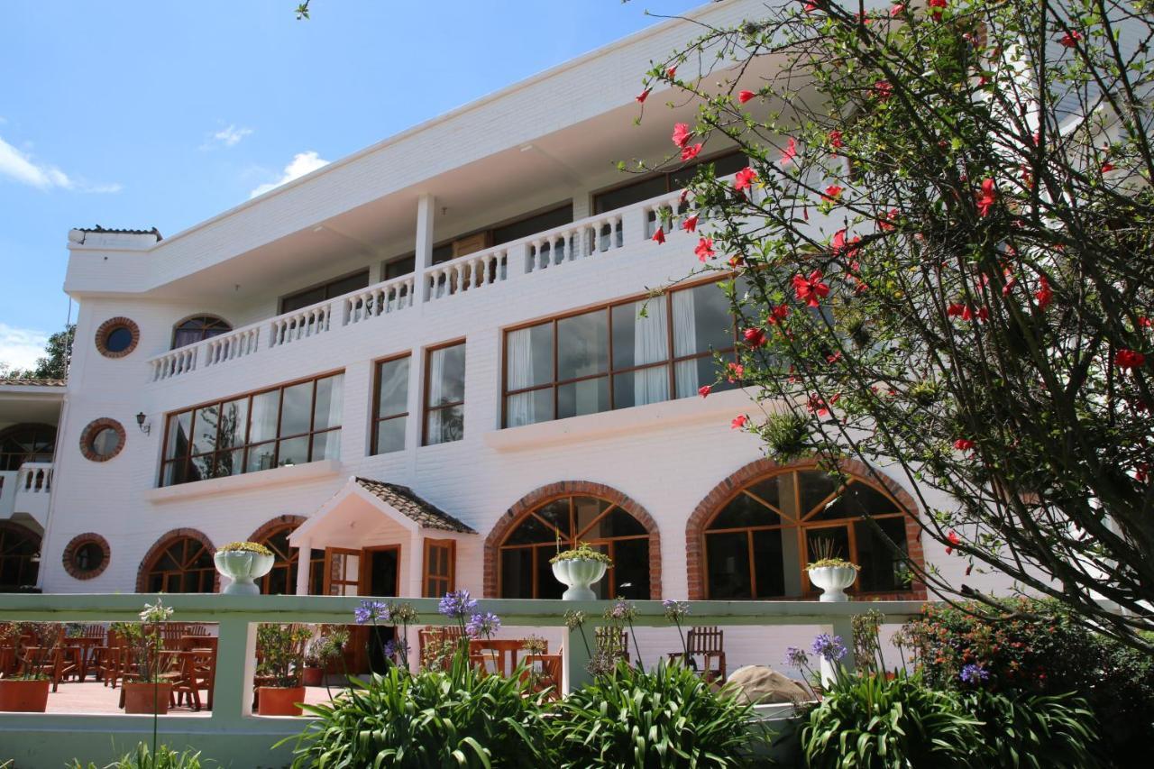 La Posada Del Quinde Otavalo Exterior photo